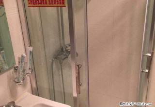玉龙县玉和苑1室1厅1厨1卫1阳台高档公寓700元月急租 - 丽江28生活网 lj.28life.com