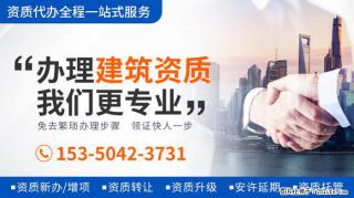 演员黑子晒和四个姐姐合照，一家人长相差别大，家中装修简陋朴素